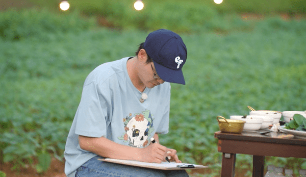 영탁, 숨겨진 그림 실력 공개에 네티즌 충격..."이게 정말 가수 맞나?"