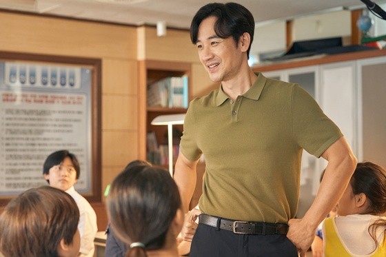 '성매매 벌금형' 엄태웅, 초등학교 선생님 됐다 [마지막 숙제]