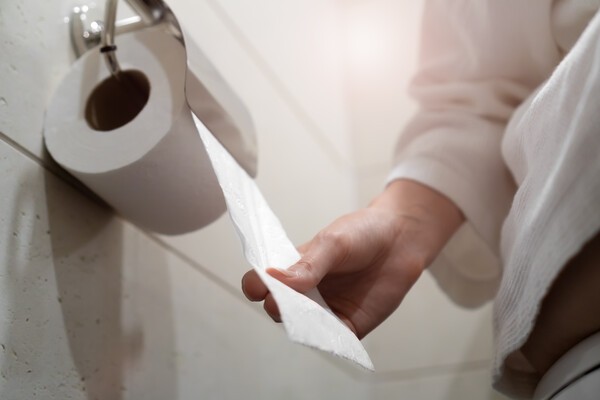 간질성 방광염일 땐 치골 상부와 하복부, 회음부, 질 등에서 통증이 느껴지기도 한다.