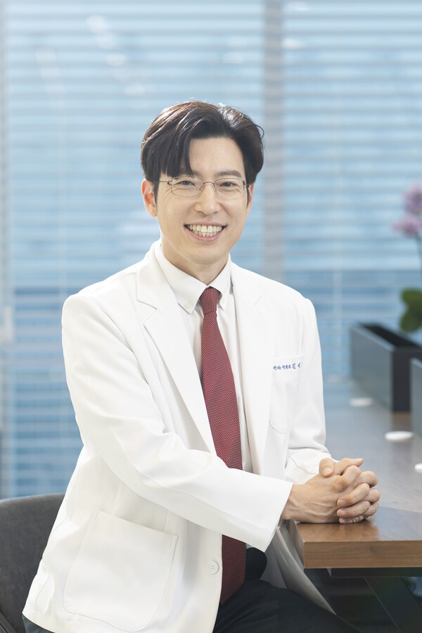 더원서울안과 김석환 원장.